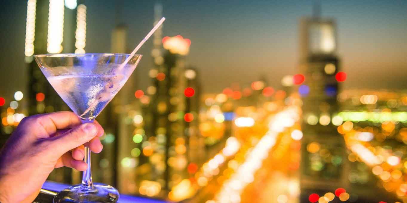 Можно пить в дубае. Алкоголь в Дубае. Напитки в Дубае. ОАЭ коктейль. Шампанское в ОАЭ.