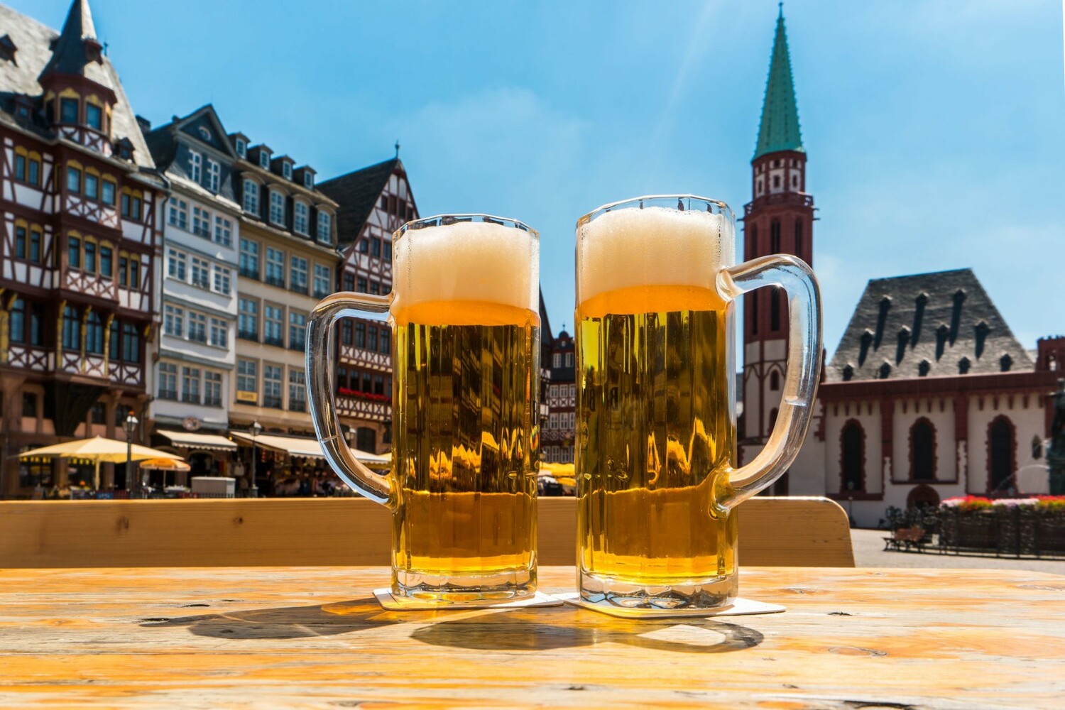 Германии купить в минске. Немецкое пиво пиво Германии. Чешское пиво Прага. Пиво Германия Germania. Пивоварни в Германии.